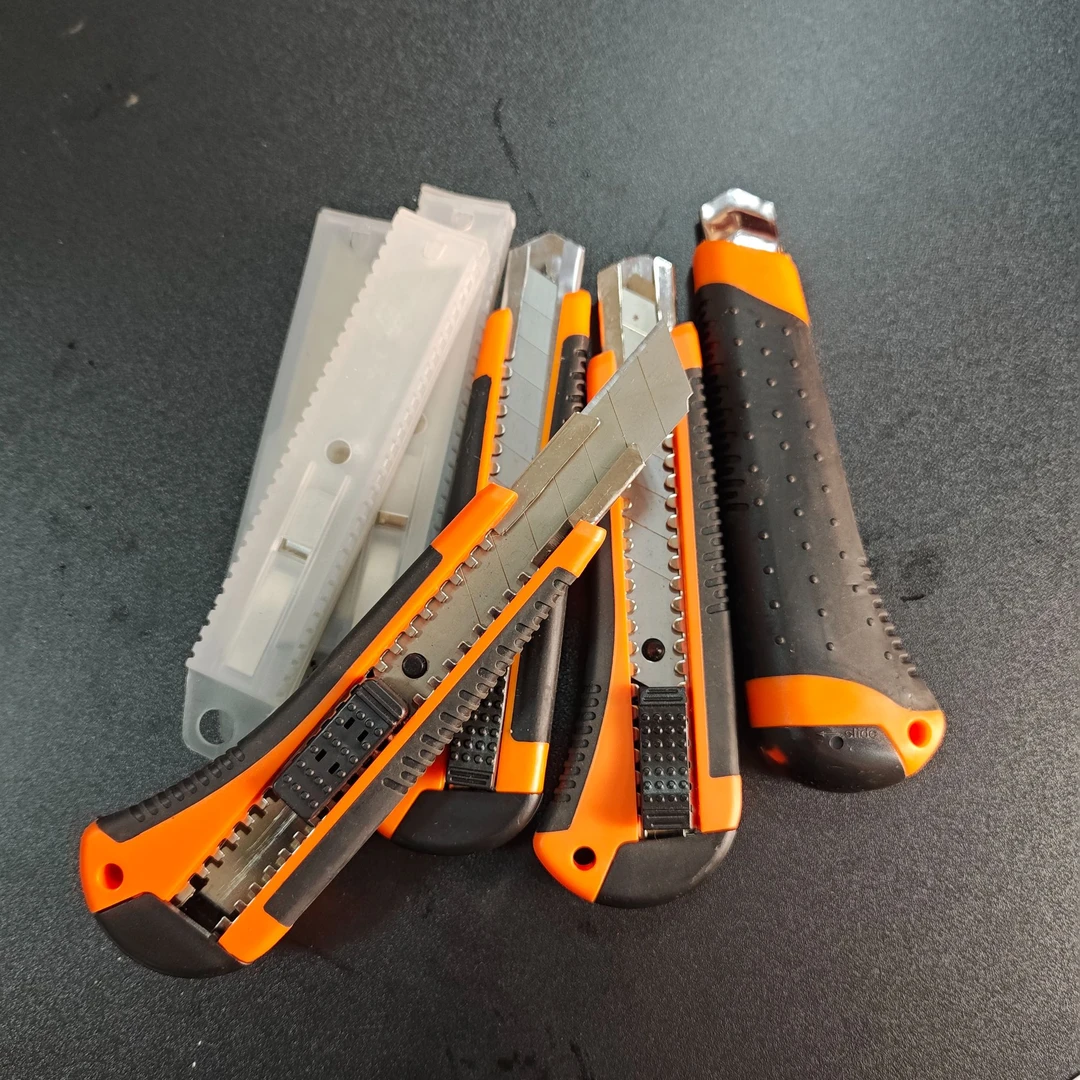 【A01】美工刀耐用拆箱雕刻刀无包装纸箱刀壁纸刀五金工具手工家用