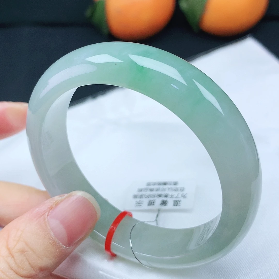 翡翠手镯未镶嵌53轮胎