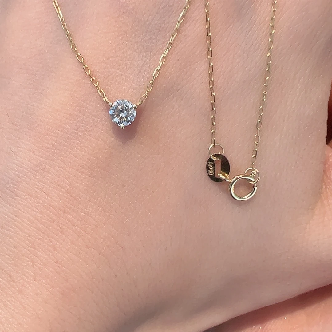 18K金镶嵌钻石颈饰