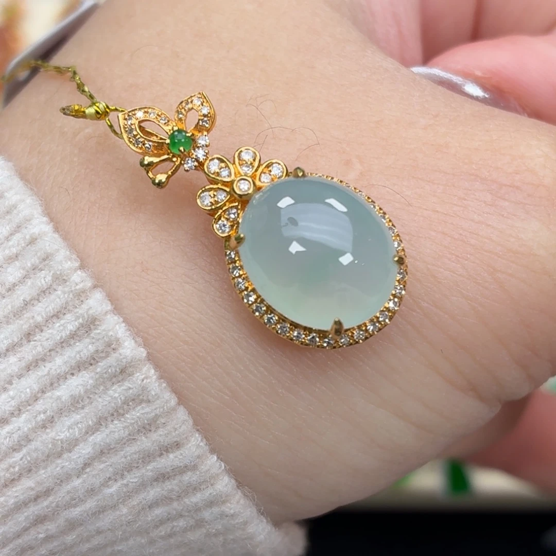 翡翠18K金镶嵌颈饰