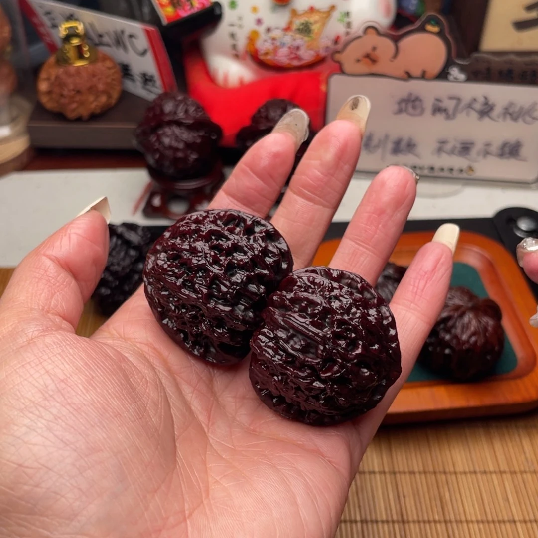 吊坠文玩核桃酒红狮子