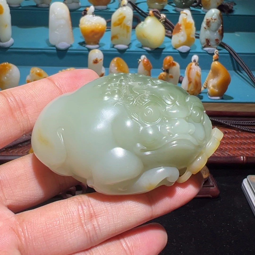 颈饰未镶嵌和田玉（子料）冬*