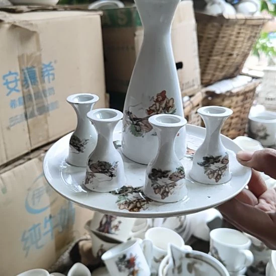 库存微瑕三打白骨精酒壶一套