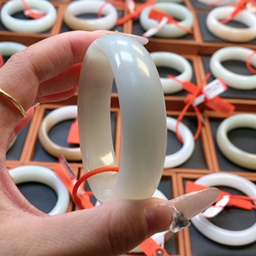 【闪购商品】未镶嵌手镯和田玉