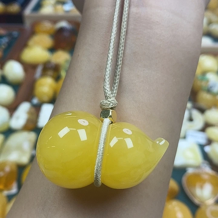 琥珀未镶嵌裸石16.8鸡油黄葫芦吊坠