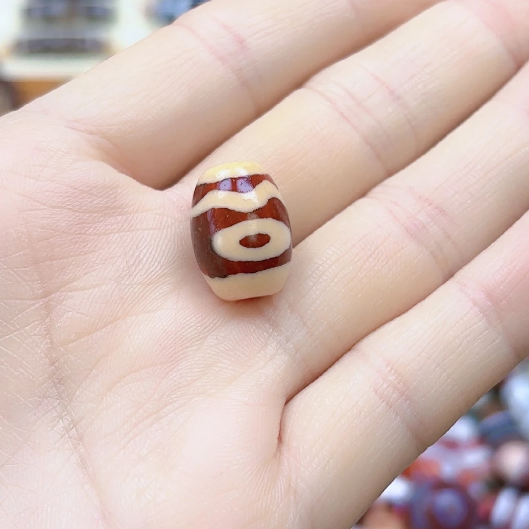 玛瑙/玉髓颈饰未镶嵌是***呀