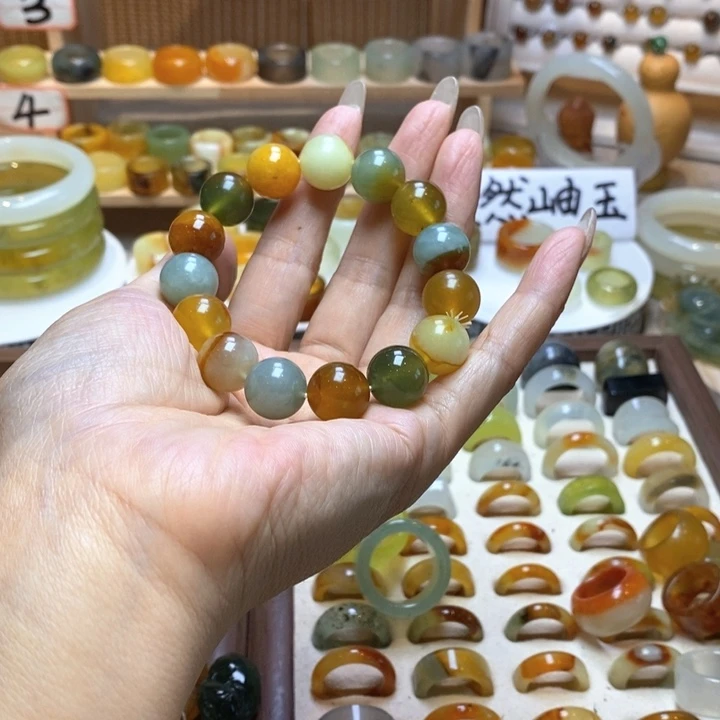 椰***椒未镶嵌岫玉戒指岫玉精品手链