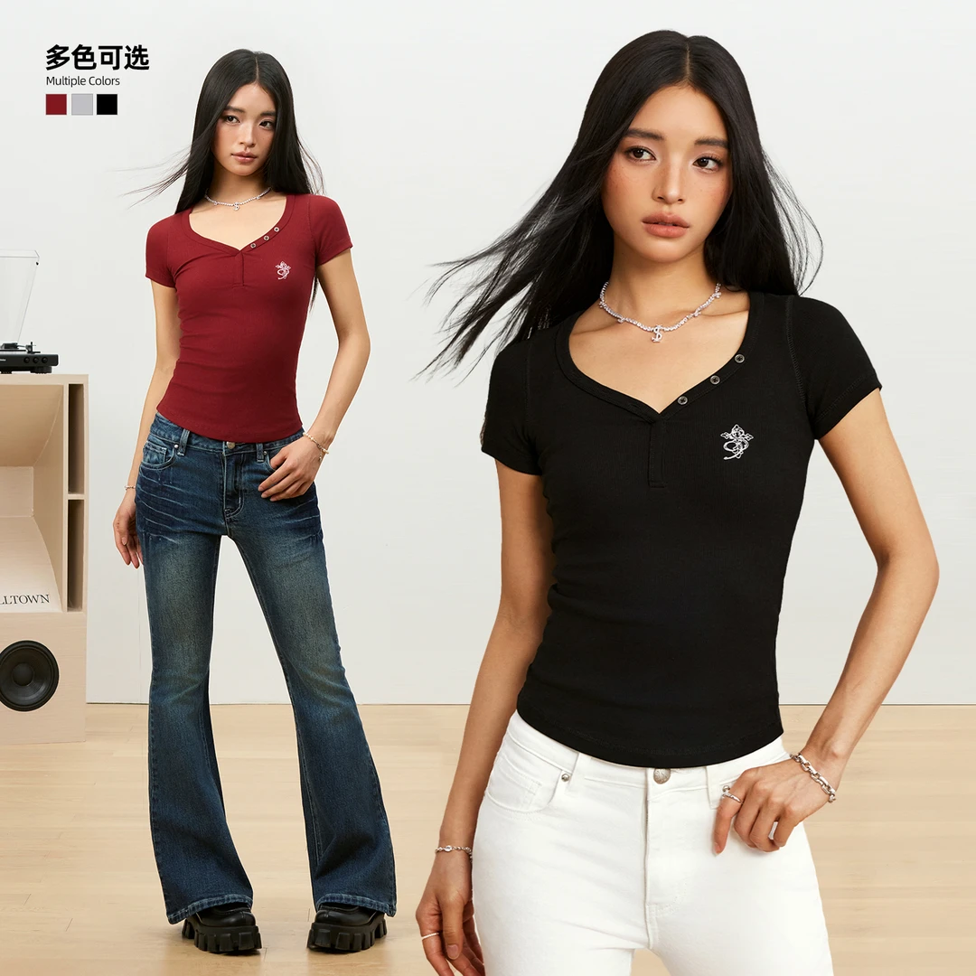 STK SmallTownKid基础开领短袖T恤美式复古V领字母刺绣甜辣妹TEE