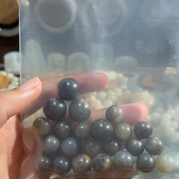 卫***妹和田玉未镶嵌手链