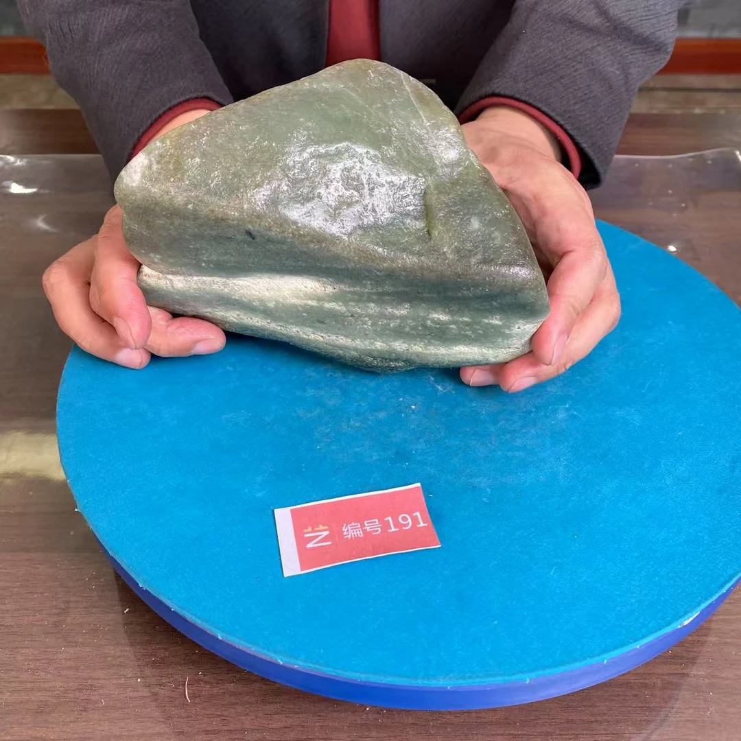 现货新疆玉料原石发一件编号191