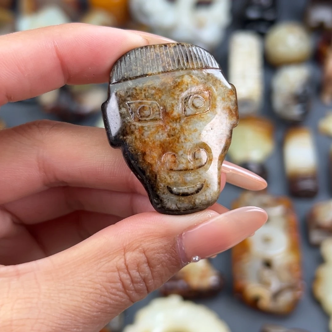 颈饰未镶嵌和田玉