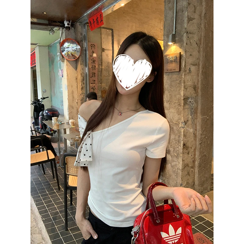 番茄妹妹Tomatosister  韩系设计感纯欲风蝴蝶结白色波点斜肩T恤