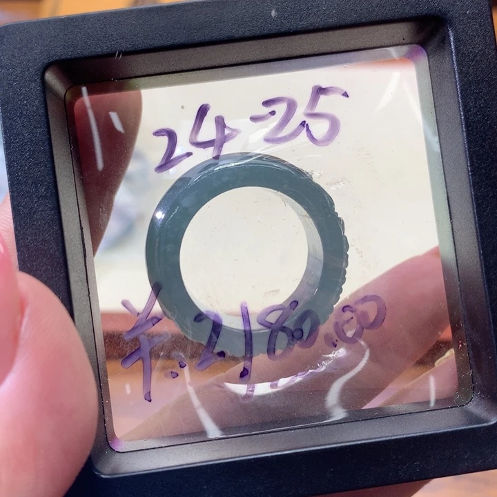 翡翠戒指未镶嵌翡翠