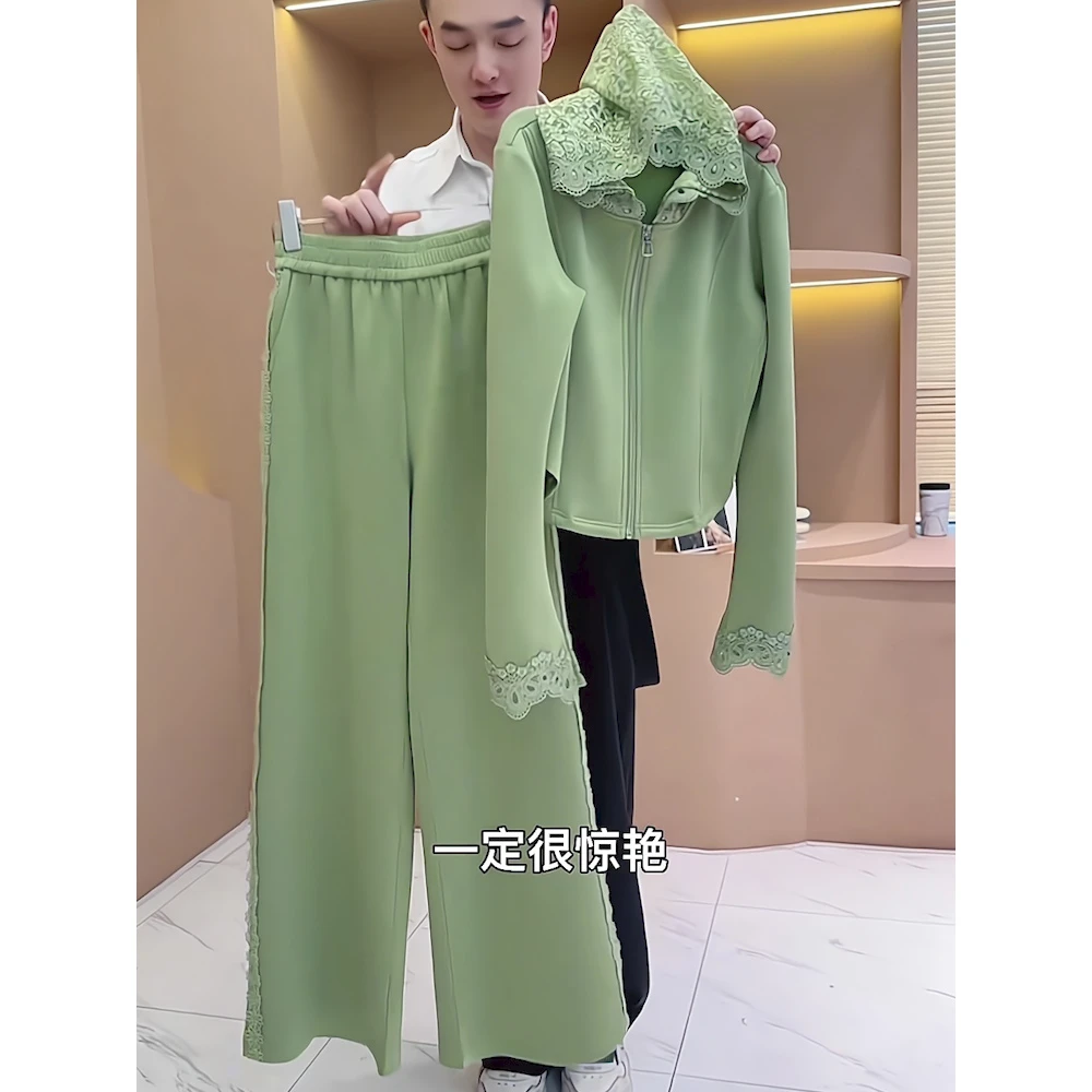 轻奢一整套绿色时尚休闲穿搭时髦显瘦蕾丝连帽宽松卫衣长裤两件套