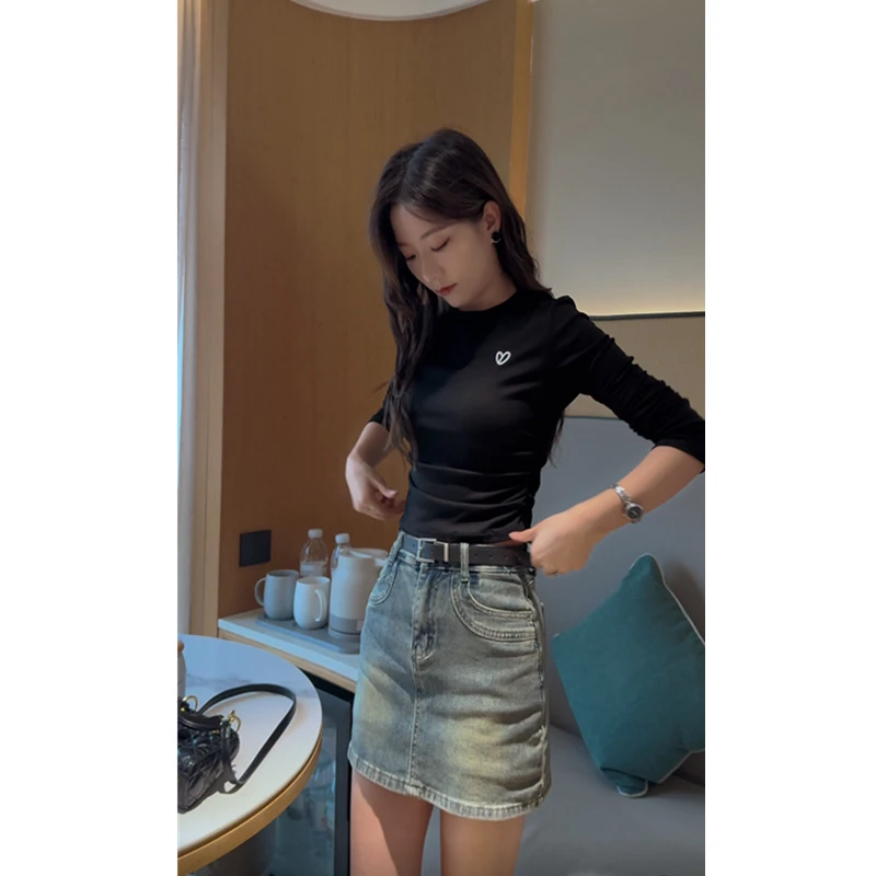 2025秋季新款时尚百搭白色长袖T恤女修身显瘦洋气内搭打底衫上衣