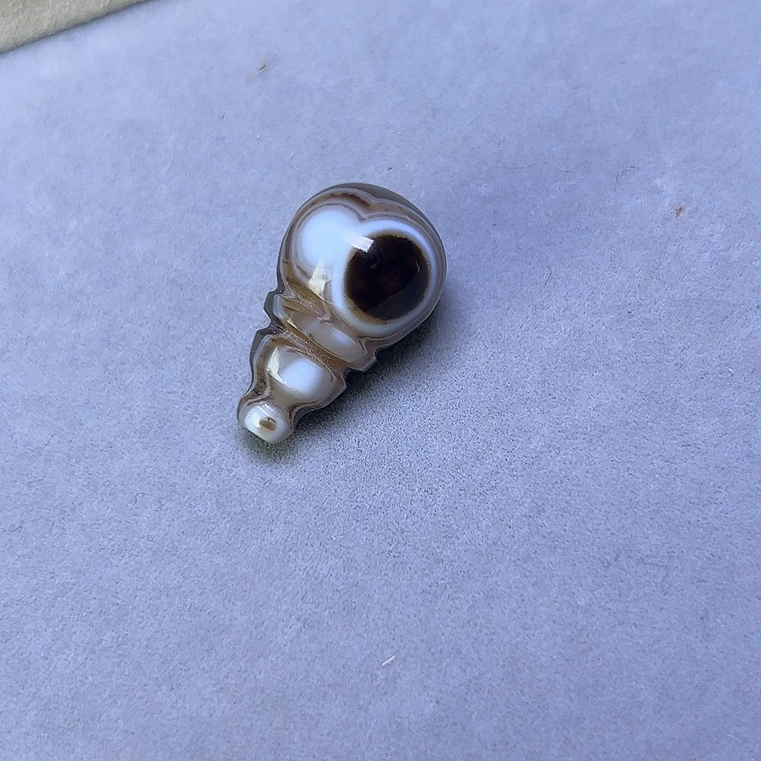 天然玛瑙8字眼三通，尺寸14.5mm左右