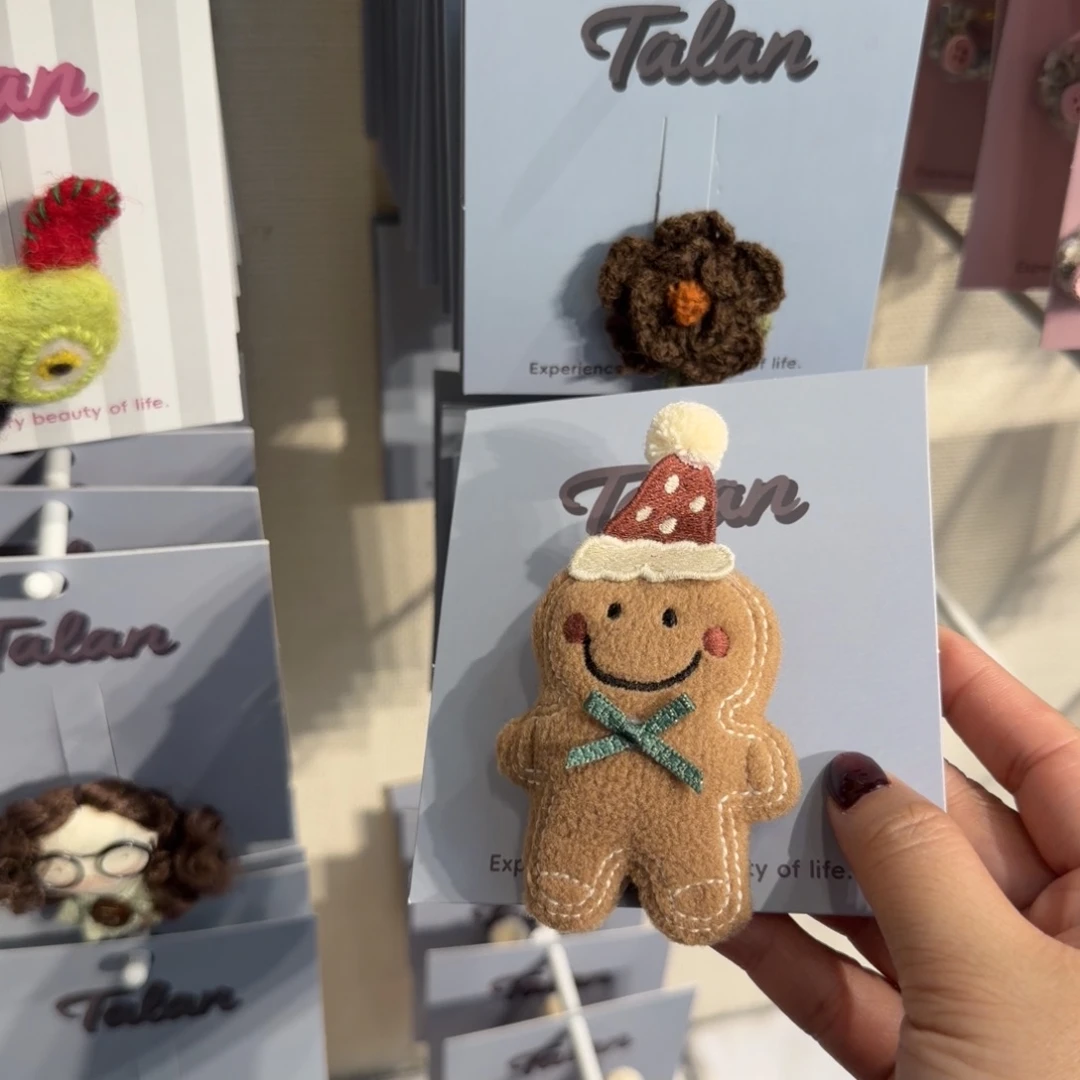 布艺非金属姜饼人胸针