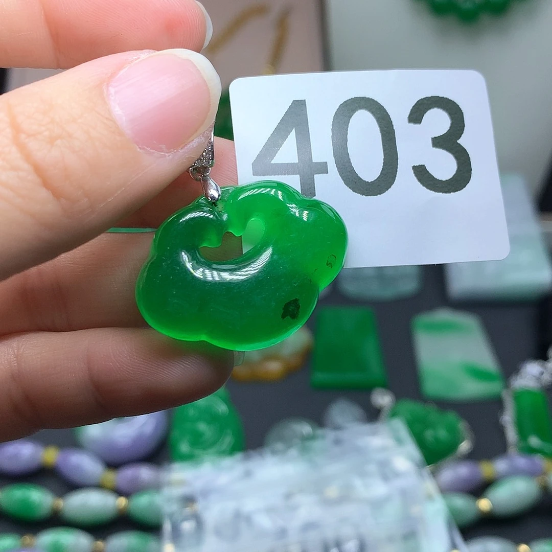 翡翠颈饰未镶嵌翡翠