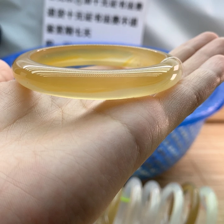 【闪购商品】玛瑙/玉髓手镯未镶嵌棉****士