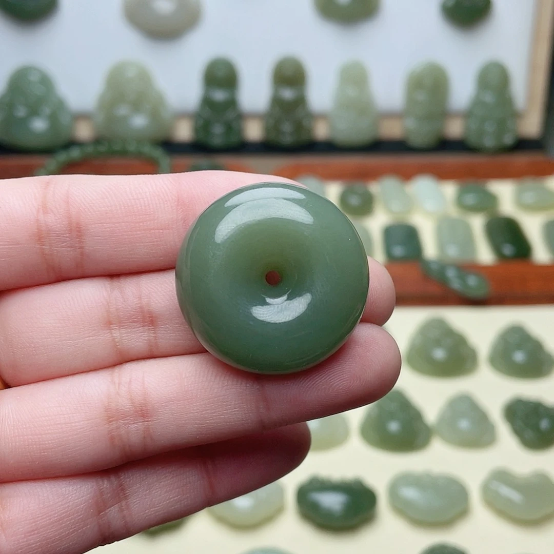 和田玉颈饰未镶嵌?***勤