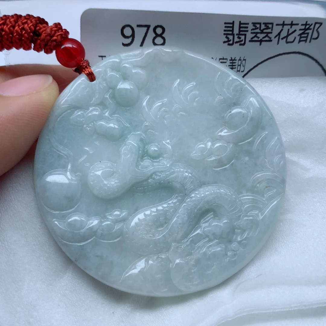 翡翠颈饰未镶嵌牌子