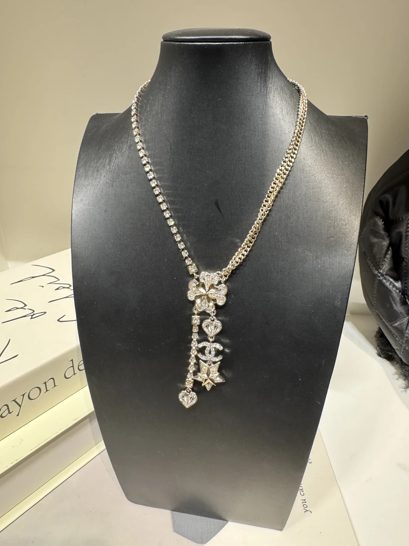 99新 Chanel/香奈儿 23S四叶草五角星爱心吊坠镶钻项链11870255