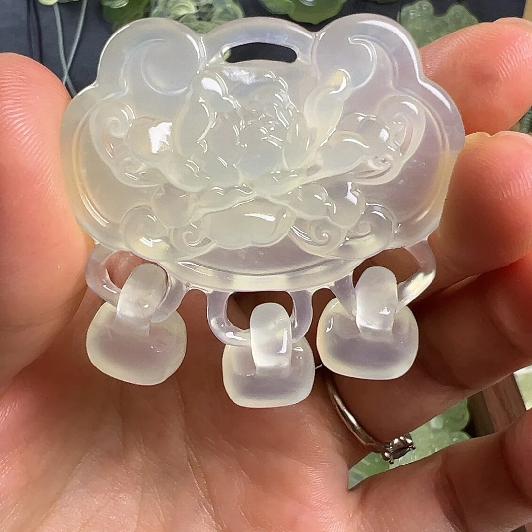 好***i蛇纹石玉未镶嵌颈饰