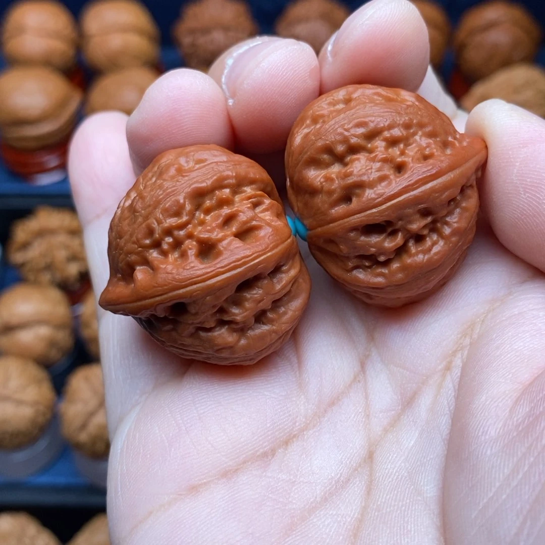 文玩核桃把件柳**风手捻