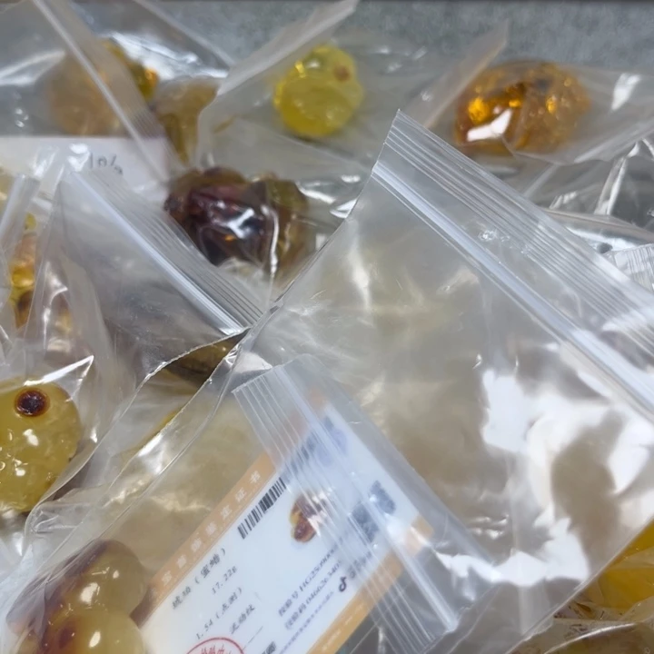 琥珀颈饰未镶嵌琥珀蜜蜡