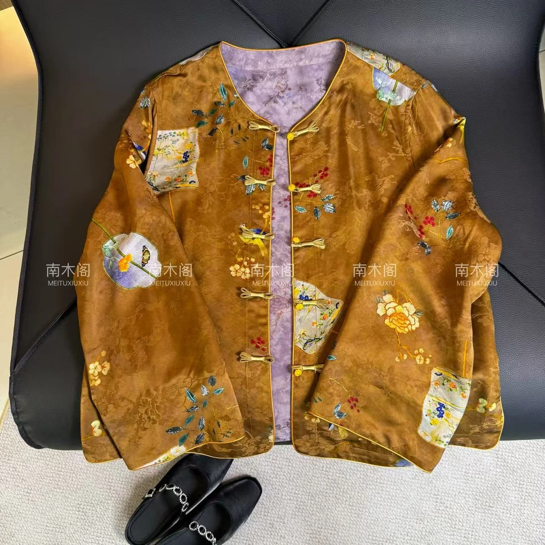 (察颜悦色)2025新款常规款薄款新中式女刻花短外套长袖袖浅色