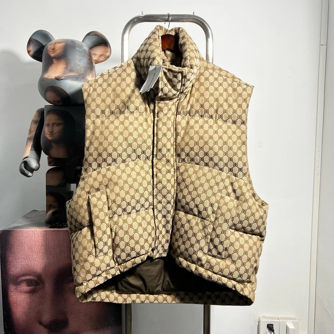 未使用 Balenciaga/巴黎世家 满印羽绒马甲 V1514 36胸围72衣长72