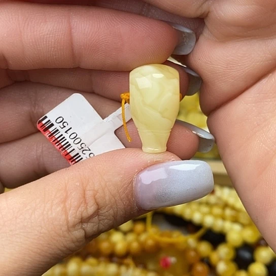 未镶嵌琥珀珠宝奇石