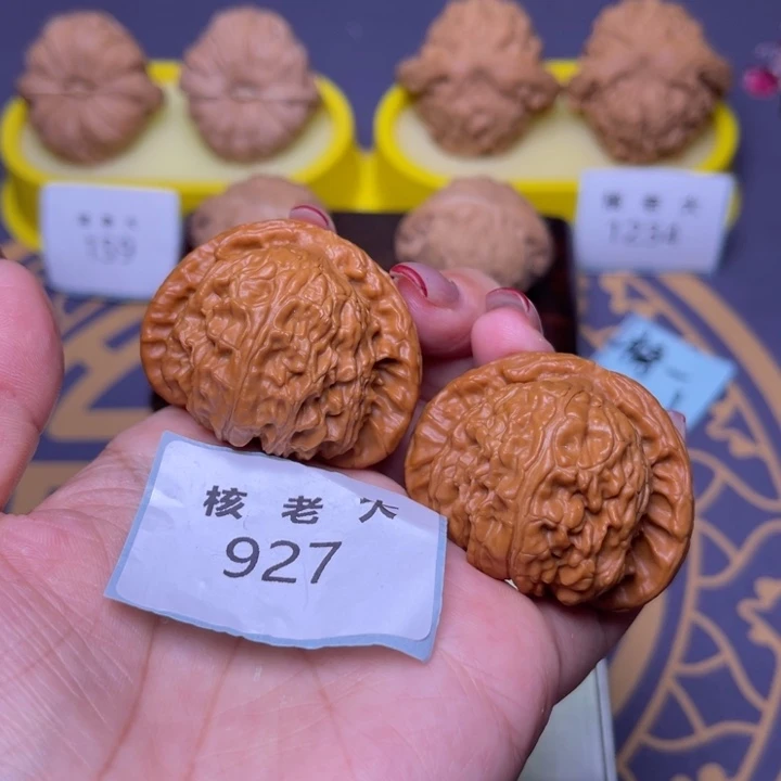 文玩核桃把件白狮子42.927