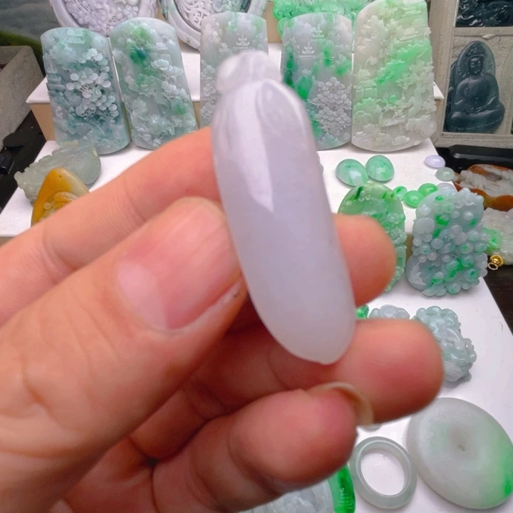翡翠未镶嵌颈饰翡翠