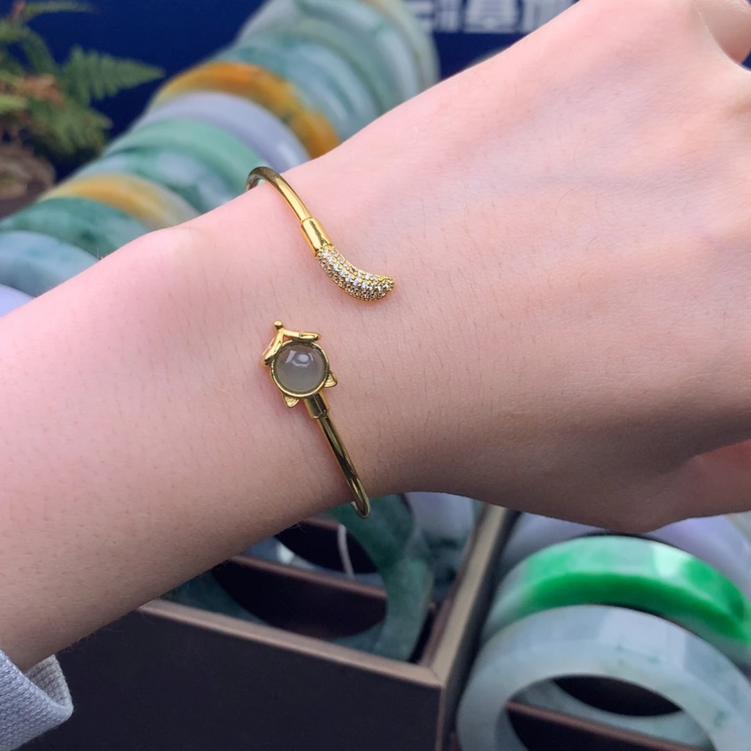 翡翠未镶嵌手镯手镯