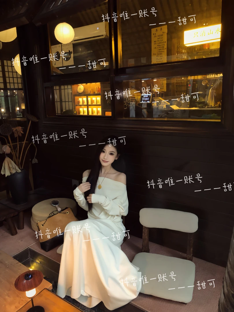 甜可私服【白日梦我】纯色一字肩上衣2025秋季新款设计感半身裙套装