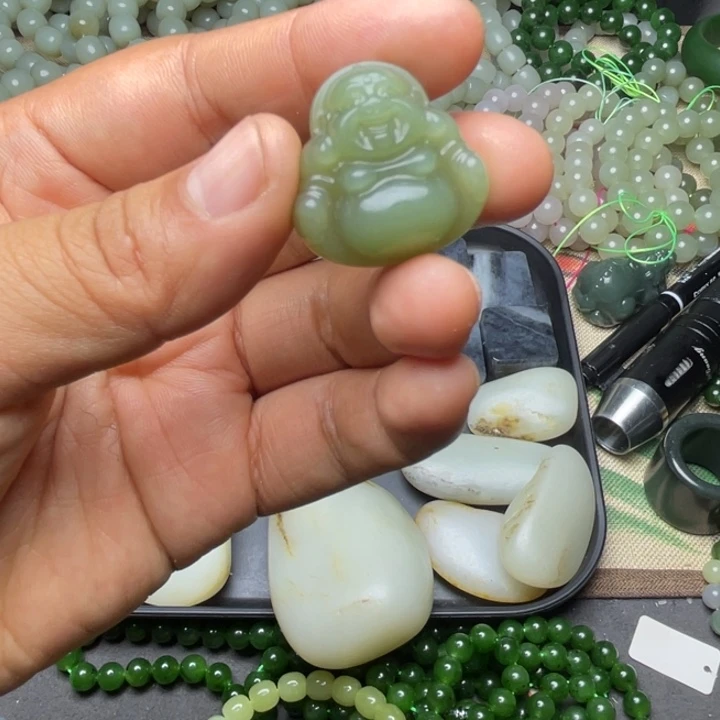 和田玉未镶嵌珠宝半成品
