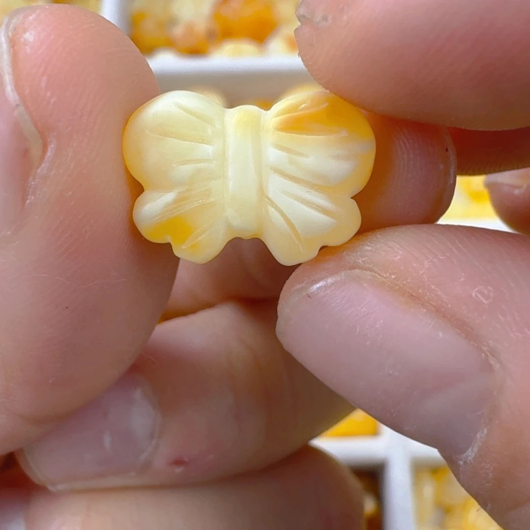 裸石蜜蜡未镶嵌全品 16×11×5.7mm