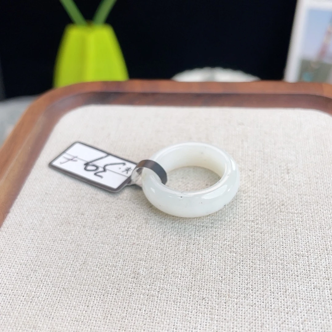 和田玉未镶嵌戒指u1点墨奶白轮胎17.1不退换