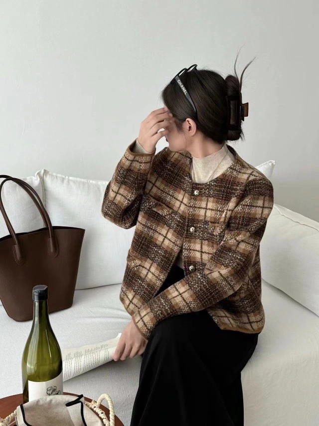 6606 格子小香风水晶绒外套