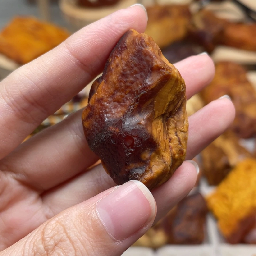 琥珀未镶嵌珠宝奇石