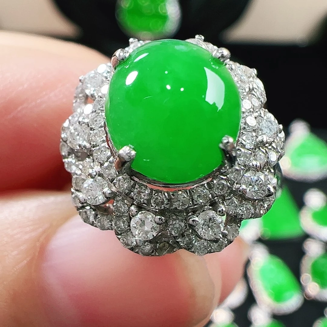 翡翠18K金镶嵌戒指