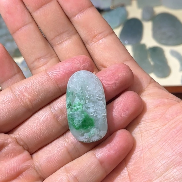 木****定制翡翠未镶嵌天然翡翠山水吊坠