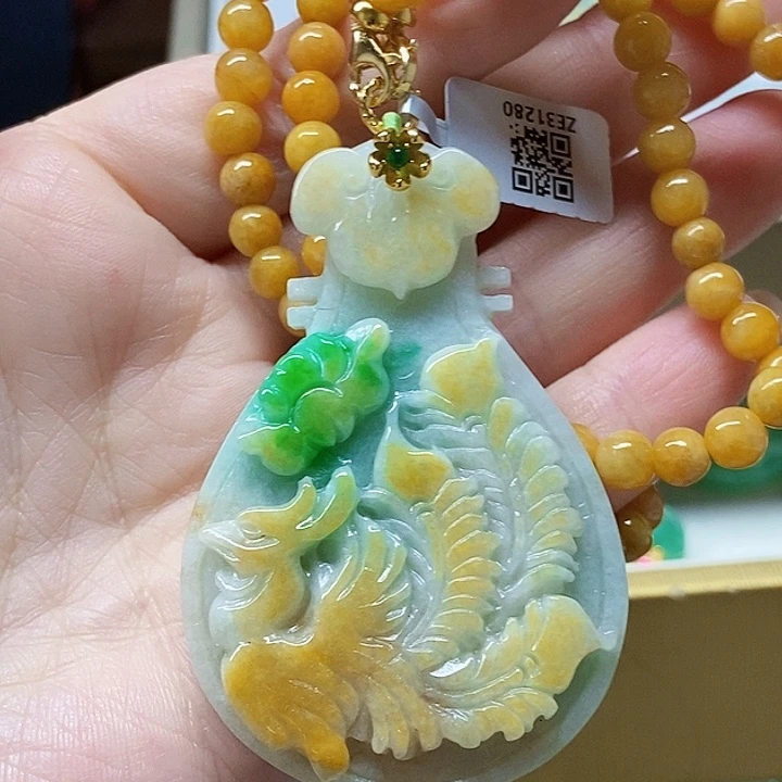 翡翠未镶嵌颈饰吊坠