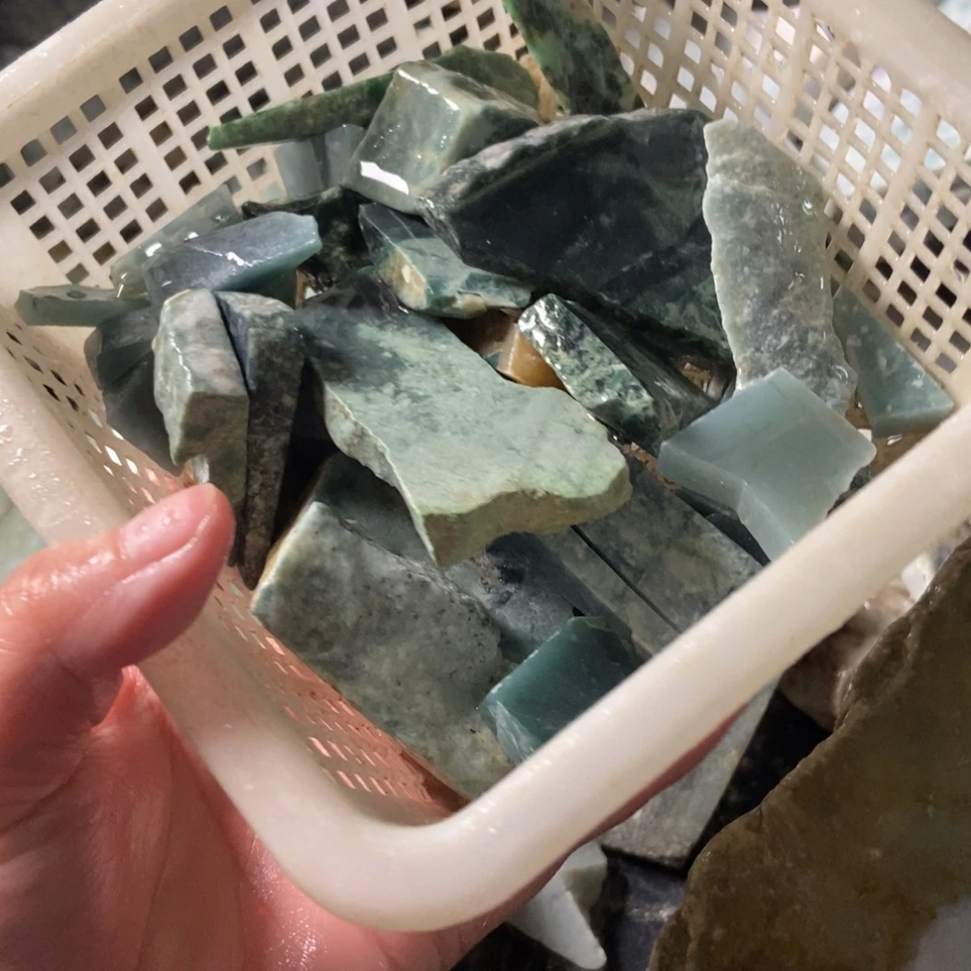 阿***峰未镶嵌挂件翡翠天然翡翠