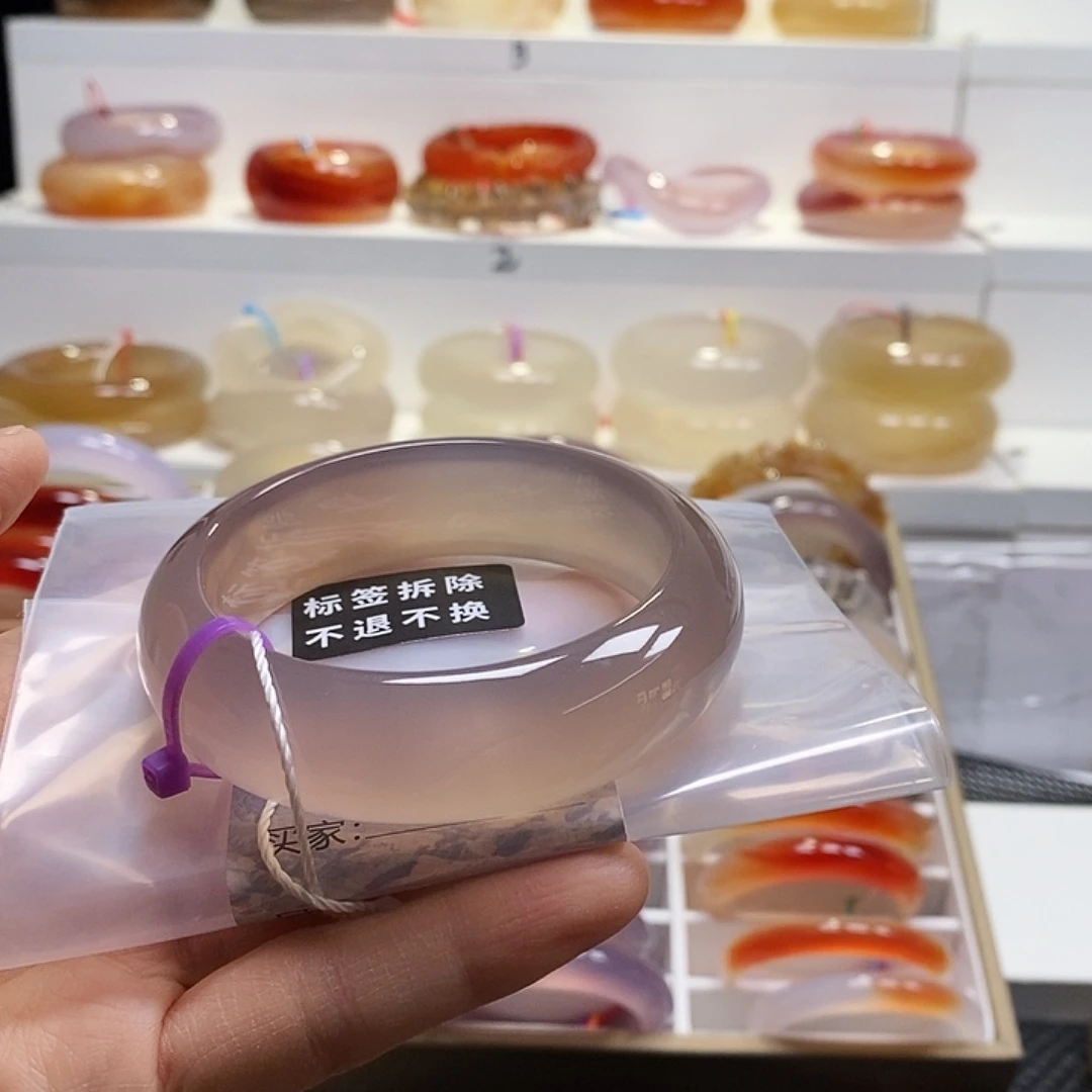 悠***然玛瑙/玉髓未镶嵌手镯 天然纹理水线