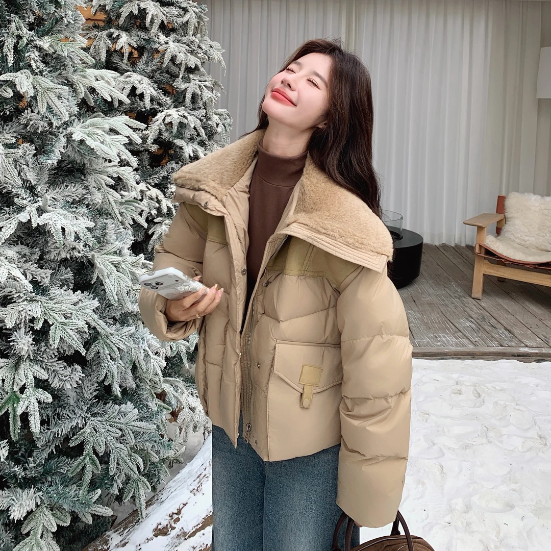 卡其色羊羔毛大翻领短款羽绒服女冬2025新款韩版小个子白鸭绒外套