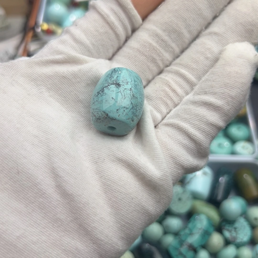 绿松石未镶嵌卡18桶珠