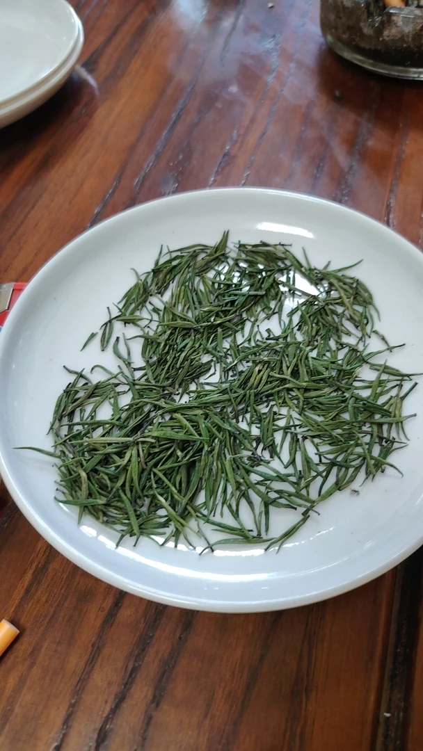 贵州云雾全芽头雀舌绿茶嫩绿清脆入口回甘颗颗直立