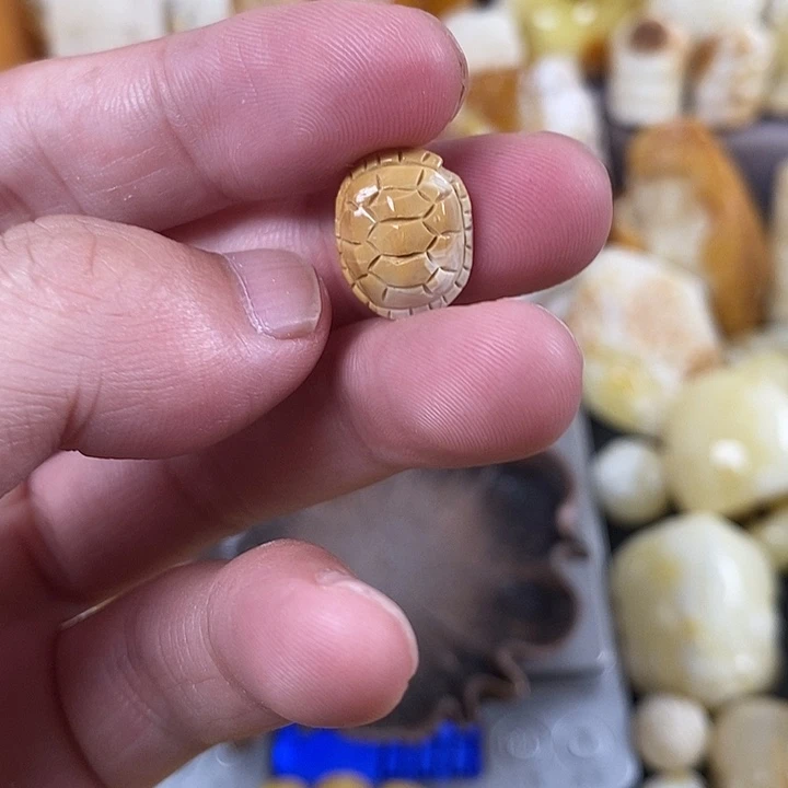 未镶嵌琥珀裸石我